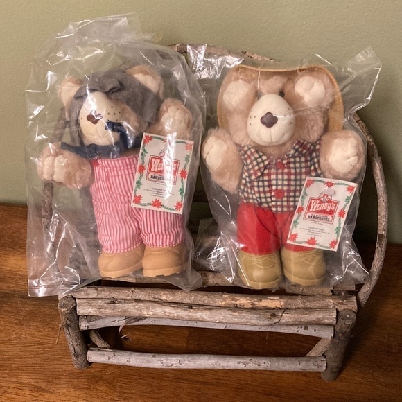 NEW IN PACKAGING! VINTAGE WENDY'S FURSKIN BEARS - Picture 1 of 13